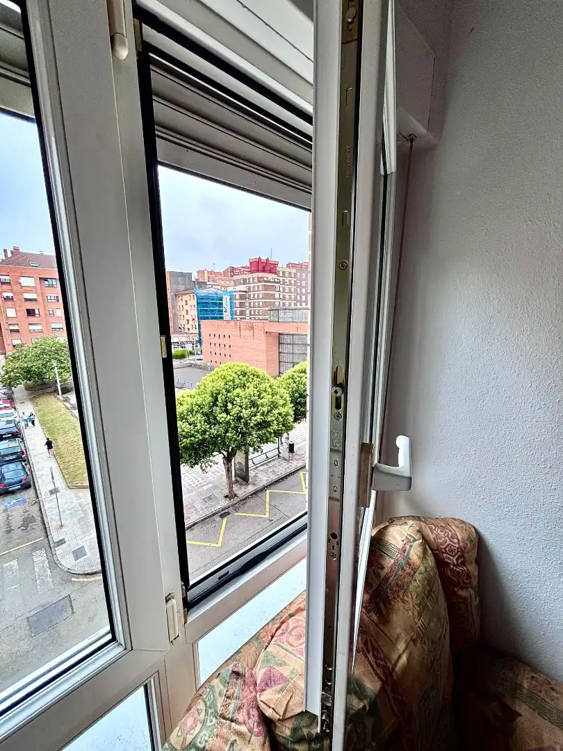 Habitación de Piso en venta en Gijón  con Calefacción, Parquet y Amueblado