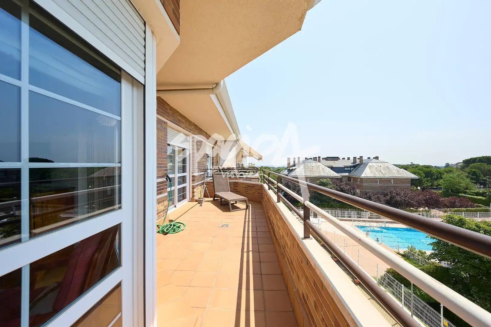 Außenansicht von Dachboden zum Verkauf in Majadahonda mit Heizung, Terrasse und Abstellraum