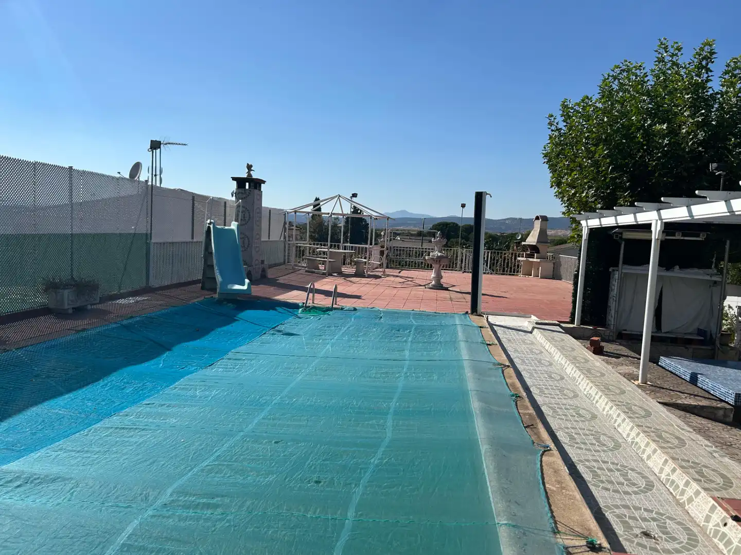 Piscina de Casa adosada en venda en Santa Cruz del Retamar amb Aire condicionat, Calefacció i Jardí privat