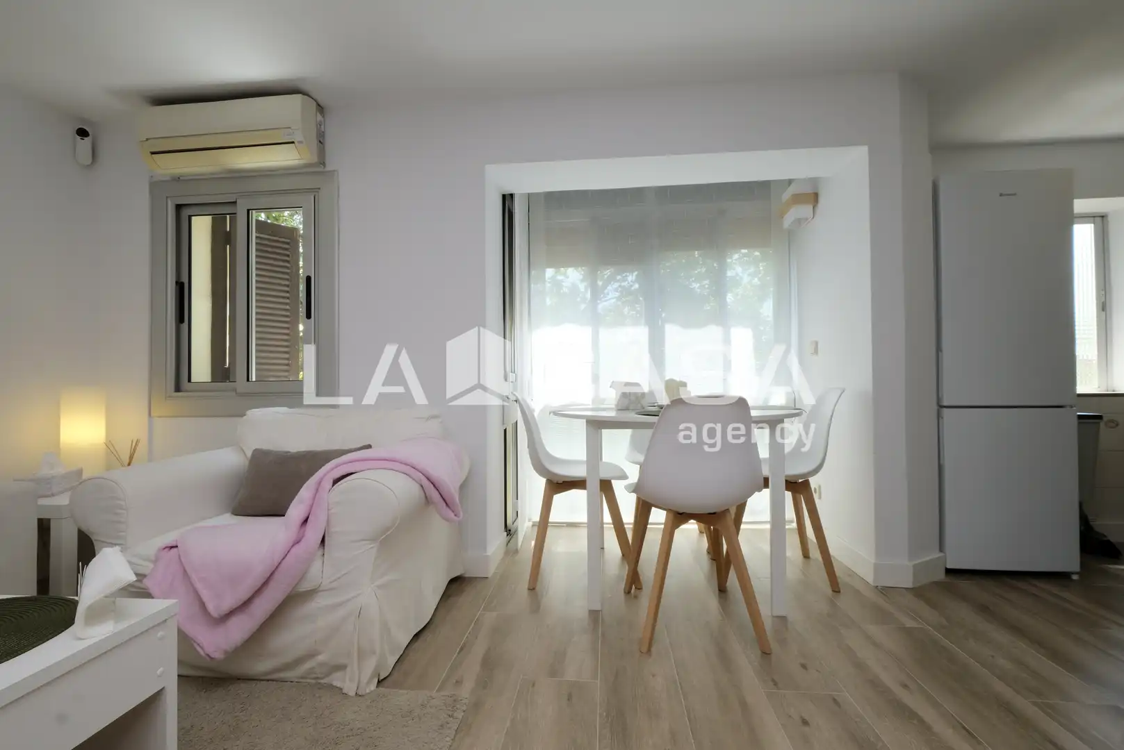 Sala d'estar de Pis en venda en Barcelona amb Calefacció
