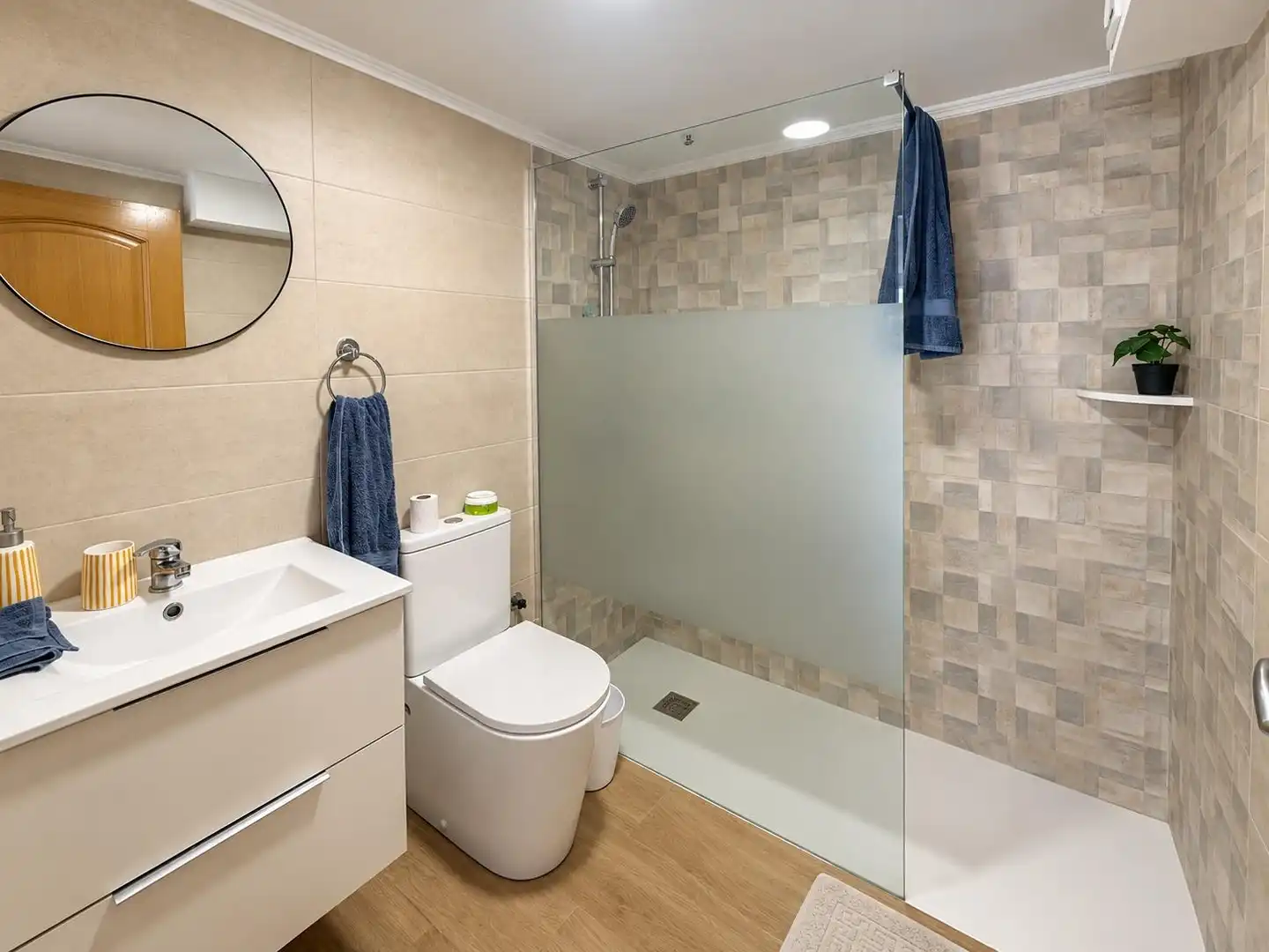 Terraced house with terrace for sale in Carrer AVINYO, imagen 9