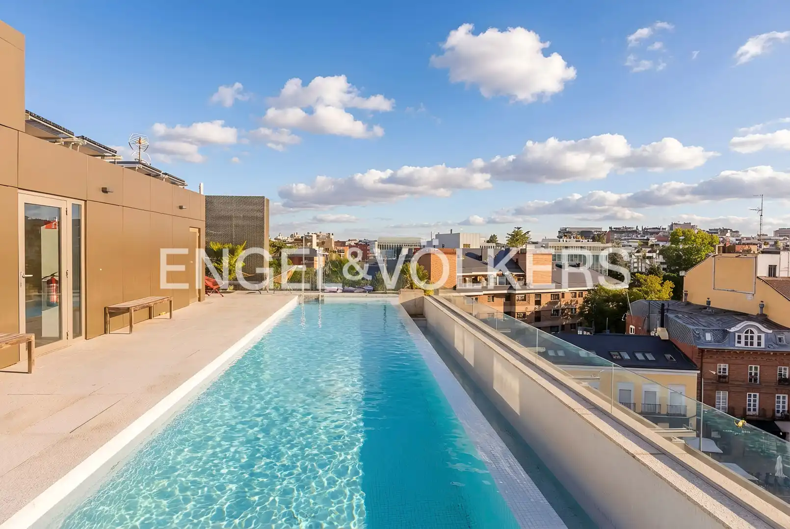 Piscina de Apartament en venda en Madrid amb Calefacció, Jardí privat i Traster
