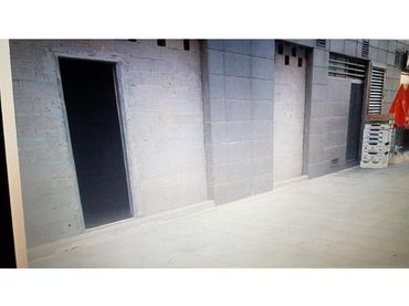 Locale commerciale in vendita a Calle Escriptor Jose Monleon