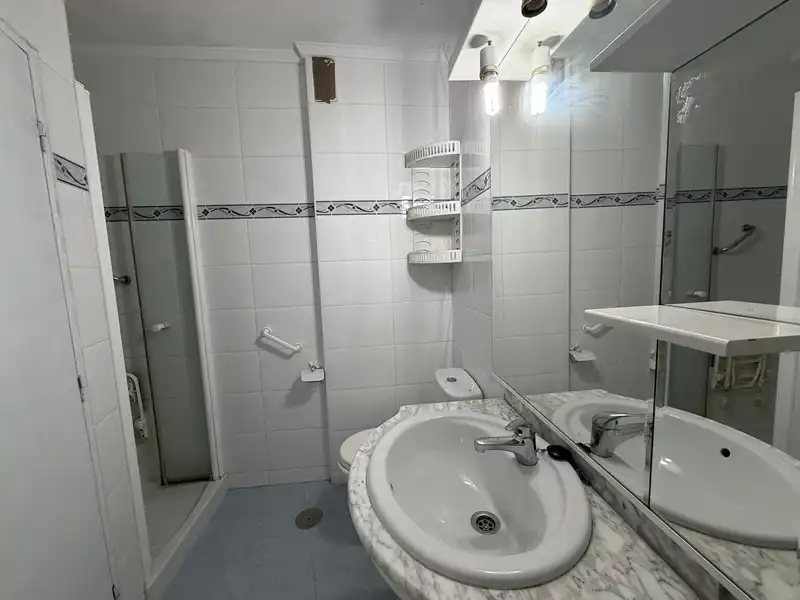 Baño de Piso en venta en Madrid con Calefacción y Terraza
