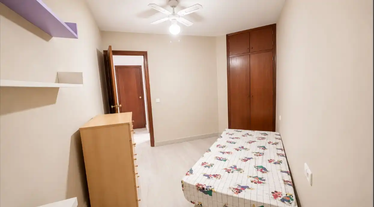 Dormitori de Apartament en venda en Torrevieja amb Terrassa, Piscina i Moblat