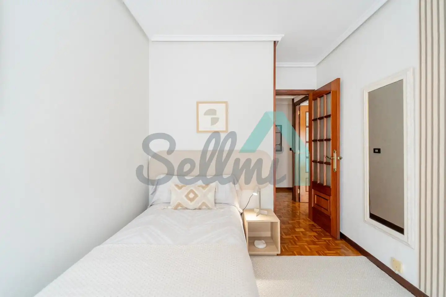Schlafzimmer von Wohnung zur Miete in Oviedo  mit Heizung, Parkett und Möbliert