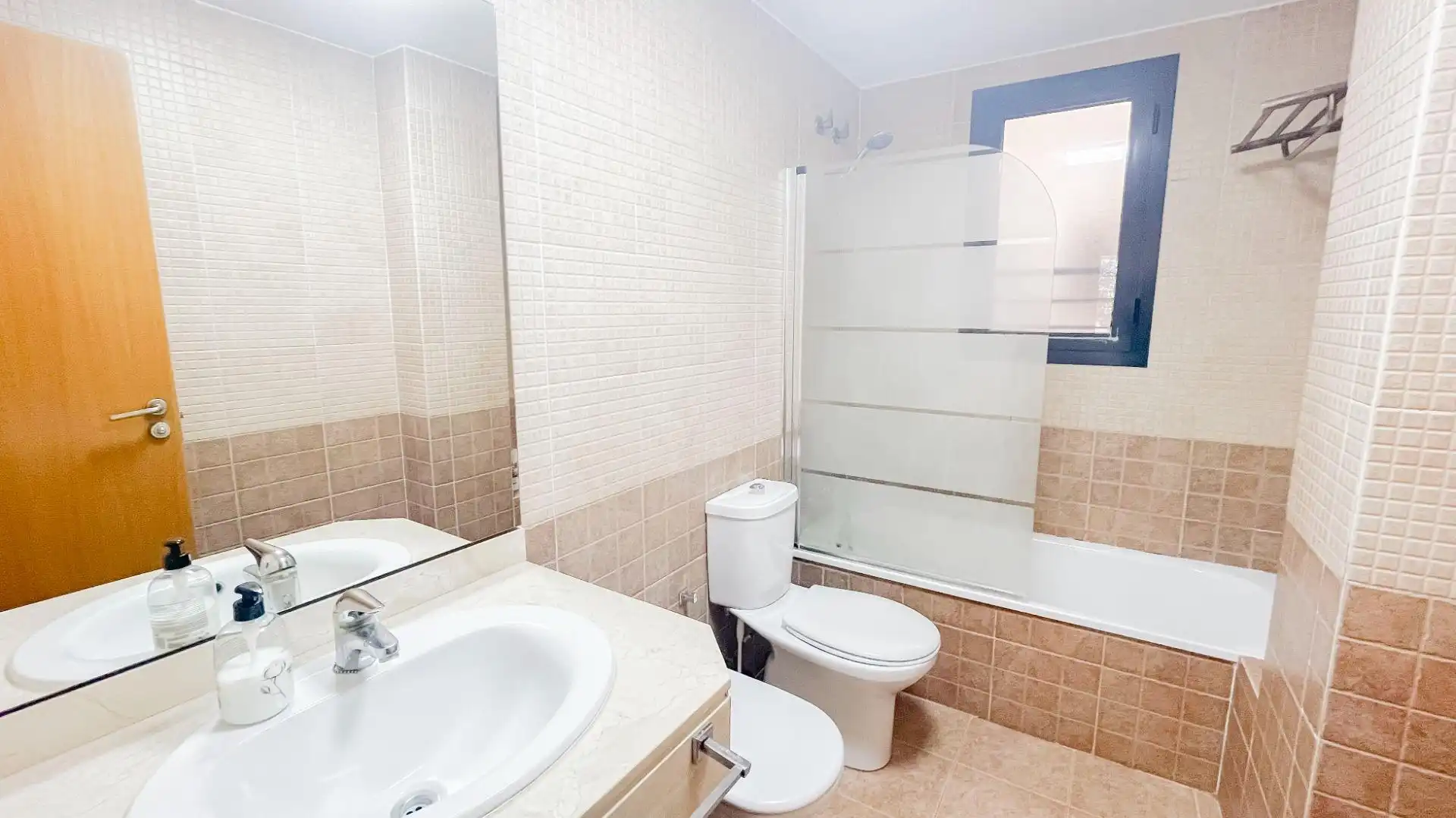 Baño de Piso de alquiler en Massalfassar con Aire acondicionado y Balcón
