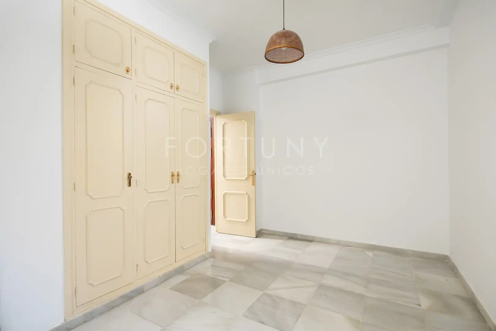 Bedroom of Flat for sale in Málaga  with Air Conditioner, Terrace and Storage room