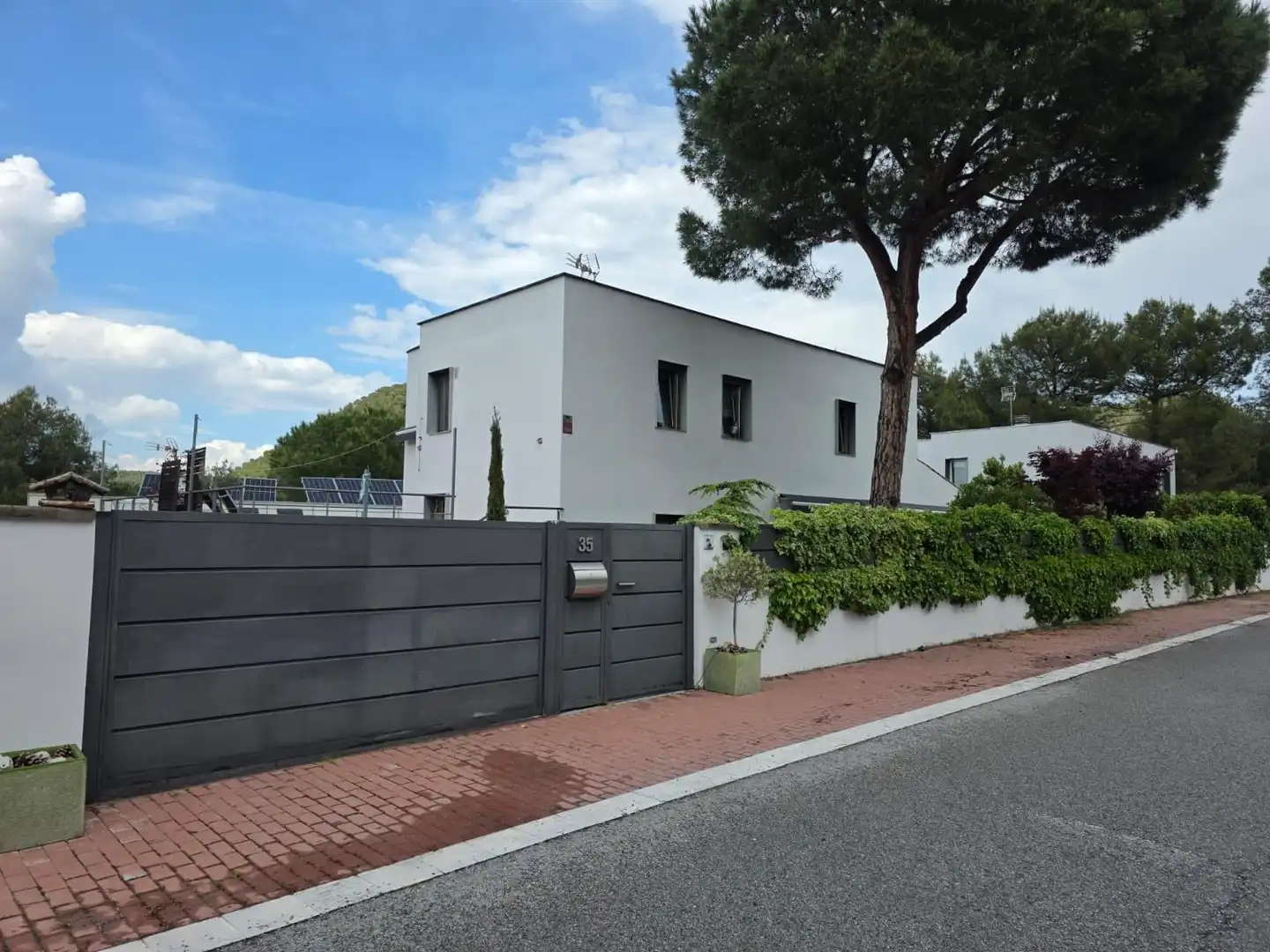 Vista exterior de Casa o xalet en venda en Castellolí amb Calefacció, Jardí privat i Terrassa