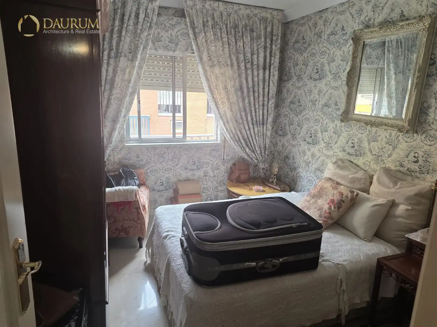 Bedroom of Flat for sale in Sevilla  with Air Conditioner, Heating and Terrace