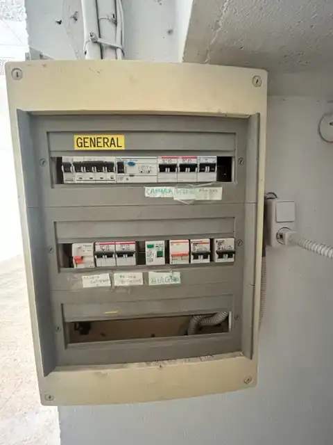 Local de alquiler en L'Hospitalet de Llobregat con Alarma