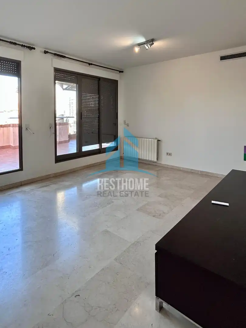 Vista exterior de Àtic de lloguer en Valencia amb Aire condicionat, Calefacció i Terrassa