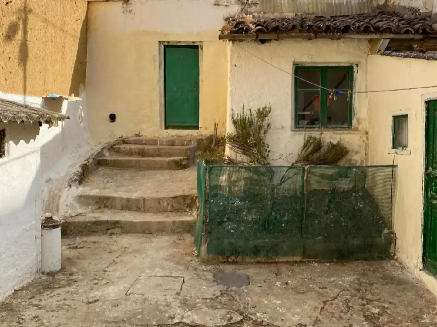Vista exterior de Planta baja en venta en Sahagún