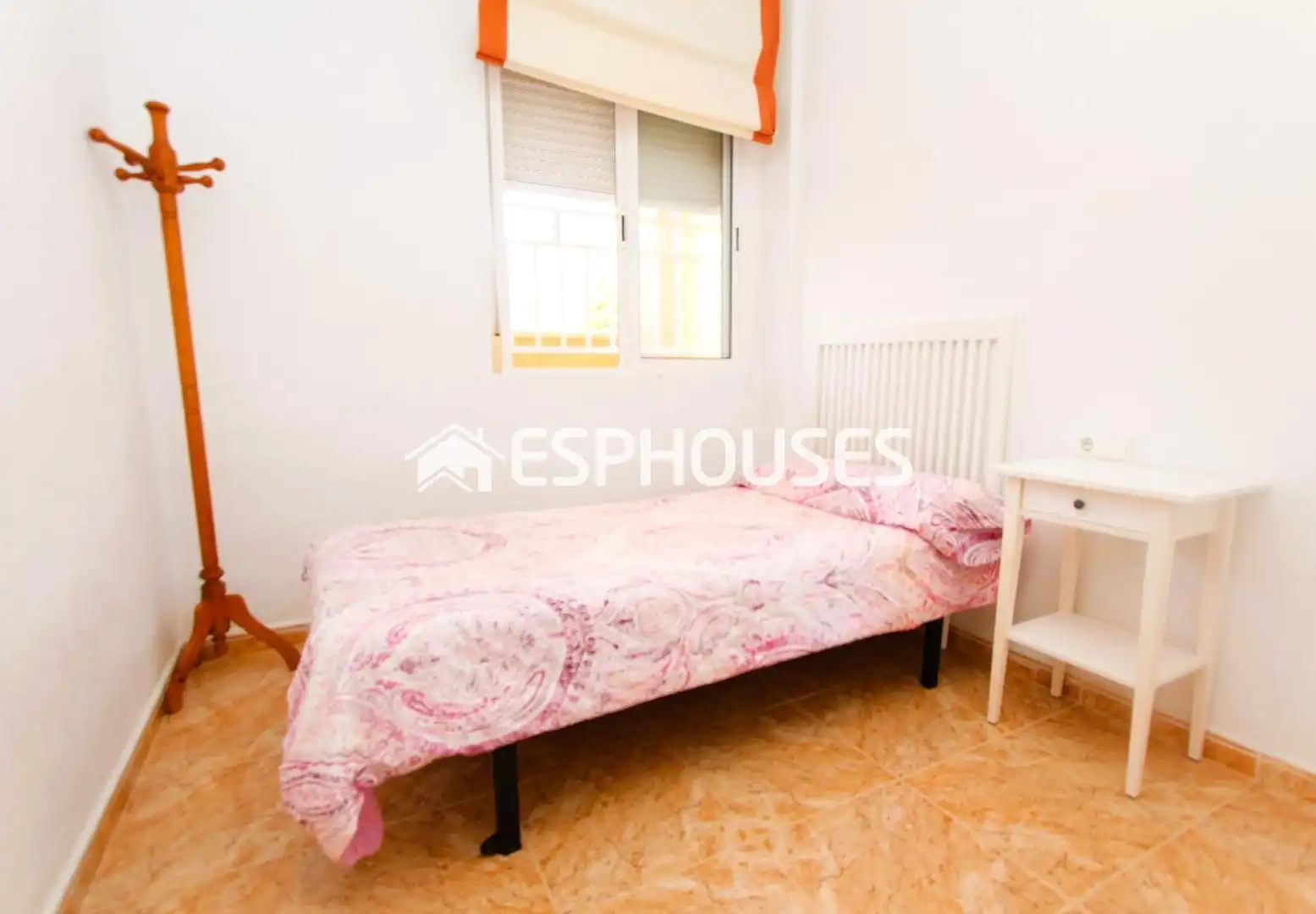 Habitación de Apartamento en venta en Guardamar del Segura con Terraza, Amueblado y Balcón