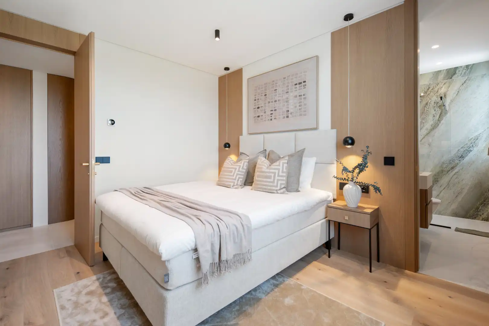 Schlafzimmer von Dachboden zum Verkauf in Marbella mit Klimaanlage, Terrasse und Schwimmbad