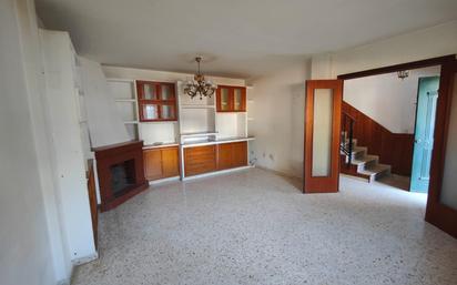 Sala d'estar de Casa adosada en venda en Los Barrios