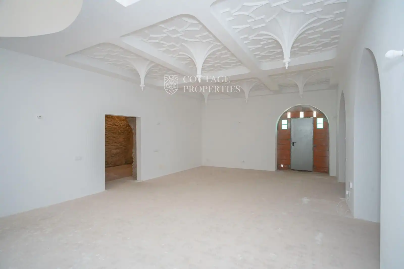 Country homes for sale in Llambilles  with Air Conditioner, Heating and Private garden