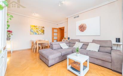 Living room of Flat for sale in Colmenar Viejo  with Air Conditioner, Heating and Parquet flooring