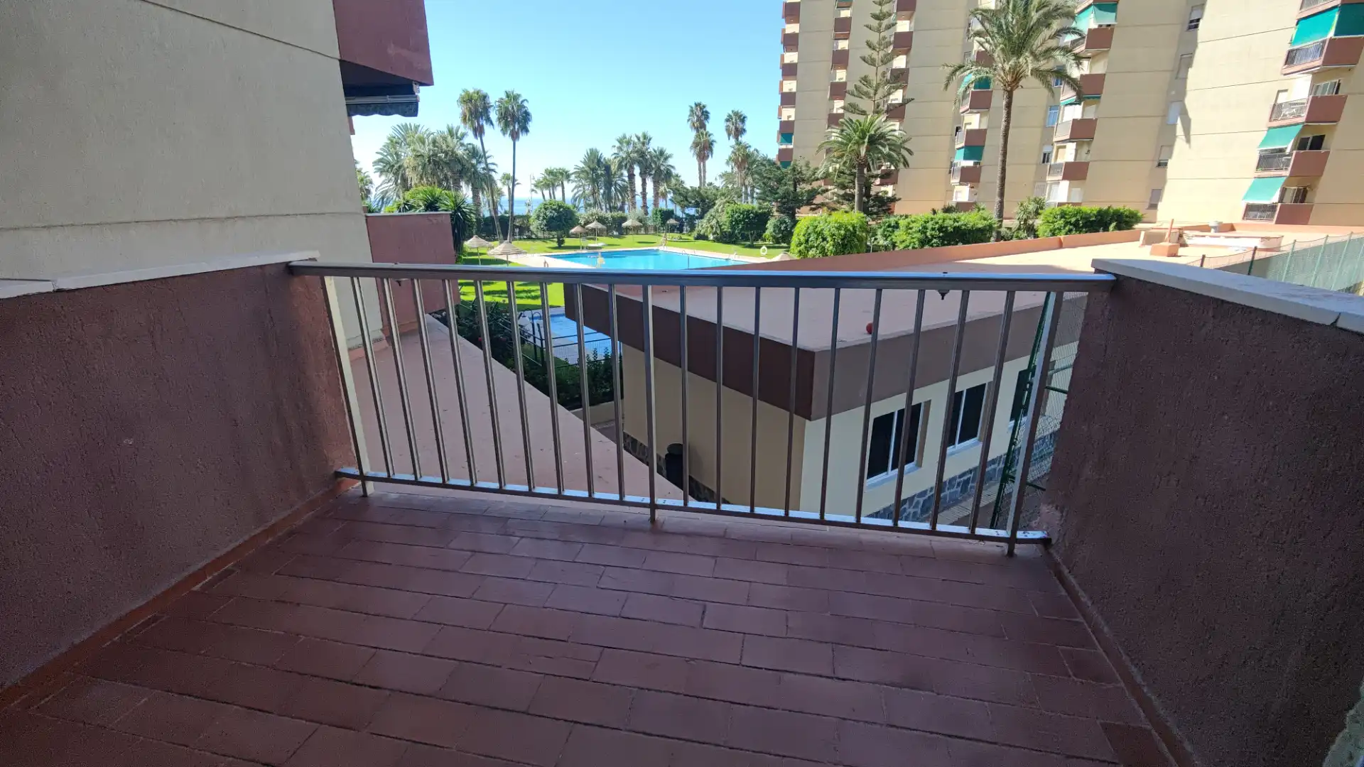 Appartement compact avec terrasse à vendre à Paseo Reina Sofía 3