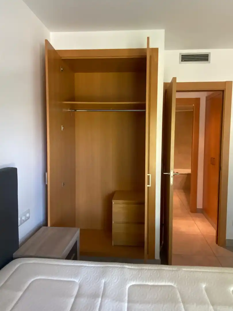 Dormitori de Pis de lloguer en Girona amb Aire condicionat, Calefacció i Parquet