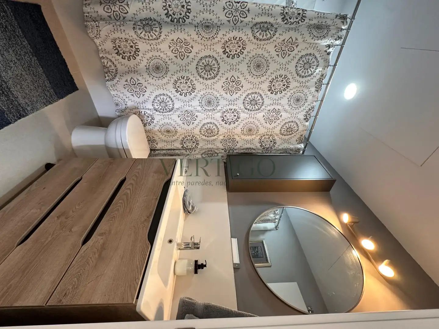 Badezimmer von Wohnung zum Verkauf in Dos Hermanas mit Klimaanlage, Heizung und Terrasse
