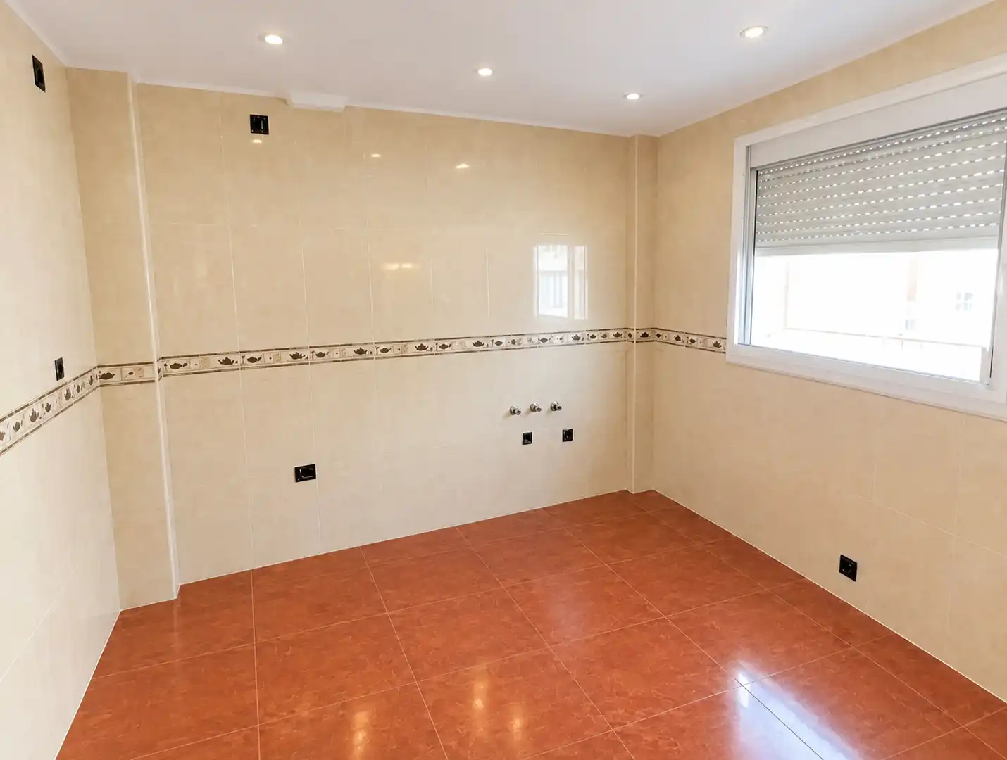 Casa amb balcó en venda a Avenida Doctor Juan Reyes