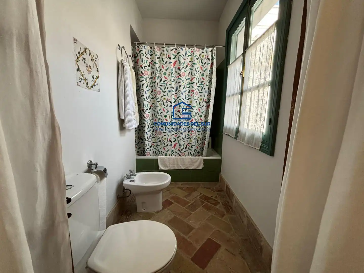 Bany de Casa o xalet de lloguer en El Puerto de Santa María amb Aire condicionat, Terrassa i Piscina