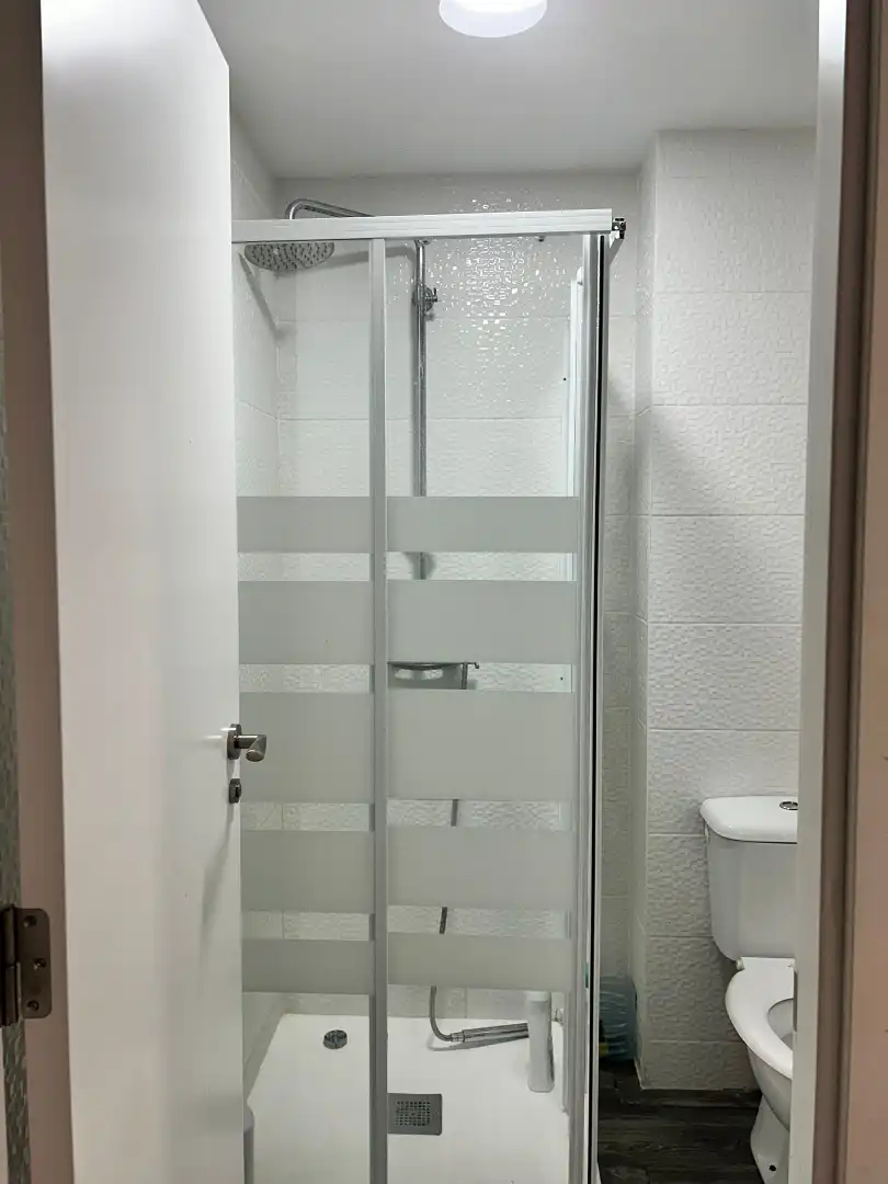 Baño de Piso en venta en Castellón de la Plana / Castelló de la Plana con Amueblado, Horno y Lavadora
