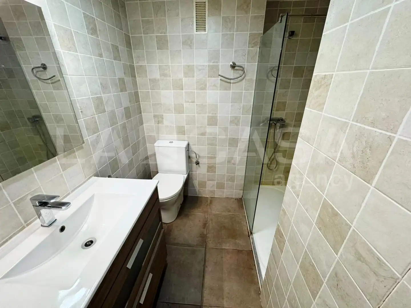 Baño de Piso en venta en Granollers con Aire acondicionado, Parquet y Balcón