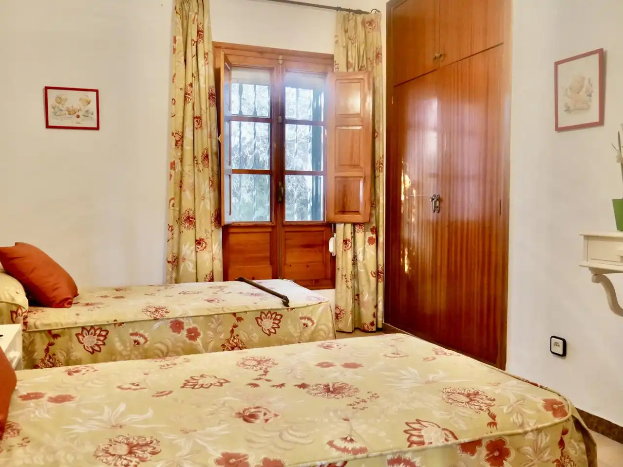 Casa o xalet en venda a Jacinto Benavente, Gines