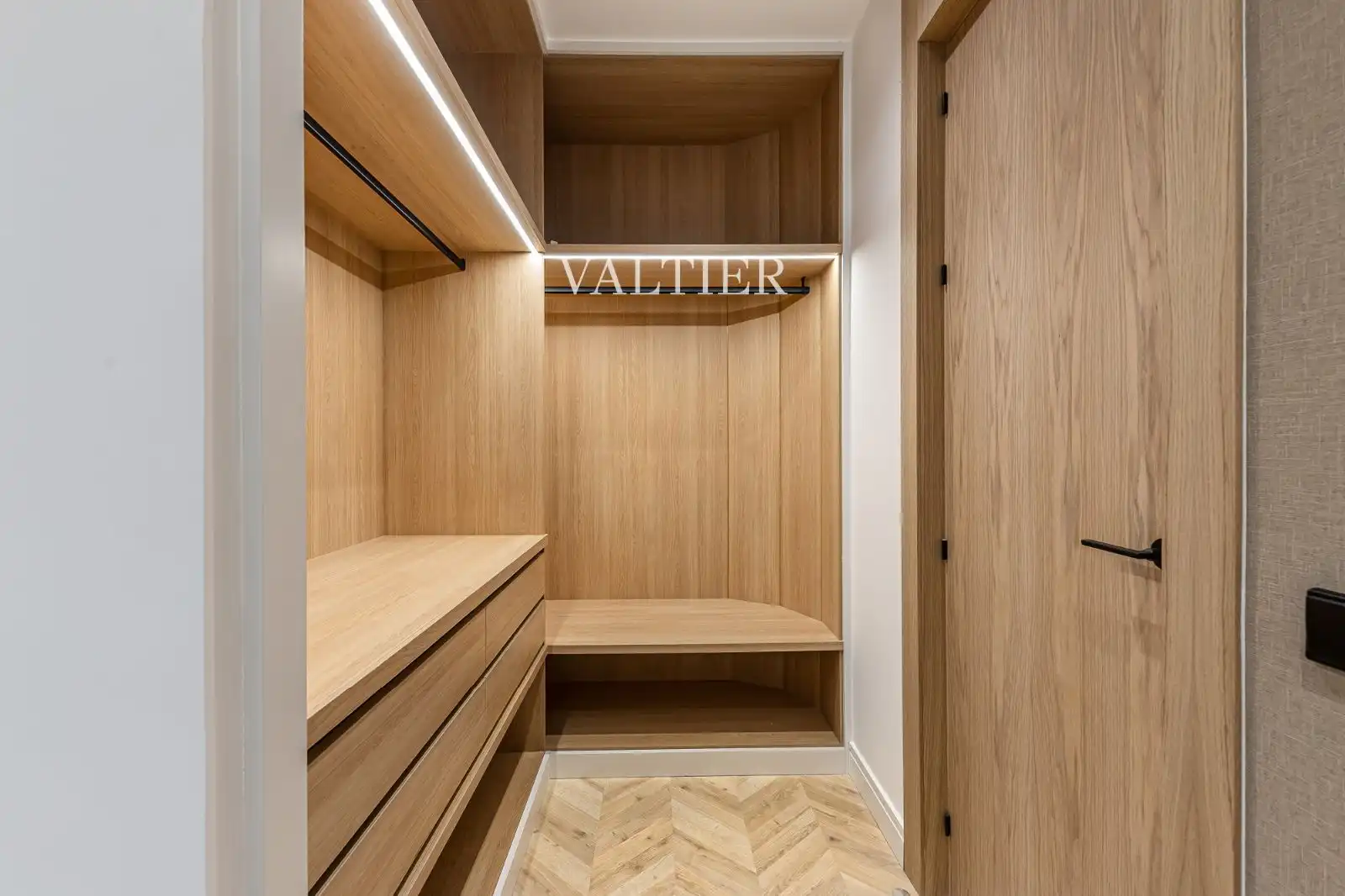 Flat for sale in Madrid  with Air Conditioner, Terrace and Furnished