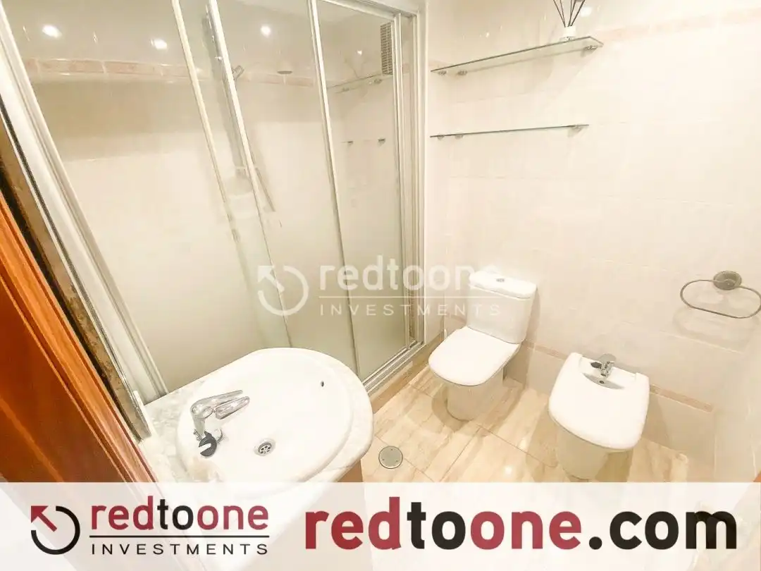 Baño de Piso de alquiler en Alicante / Alacant con Aire acondicionado, Terraza y Horno
