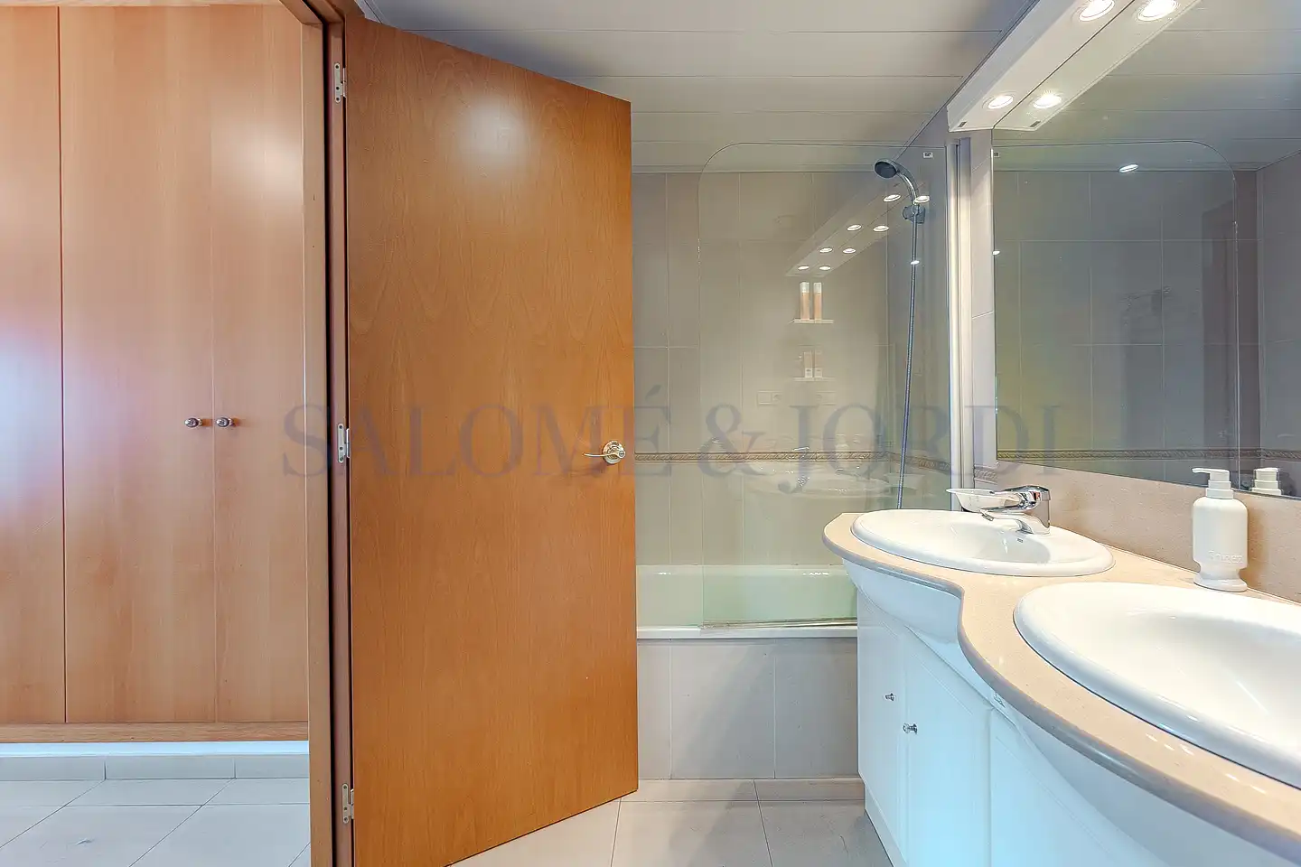 Baño de Casa adosada en venta en Cabrils con Aire acondicionado, Calefacción y Amueblado