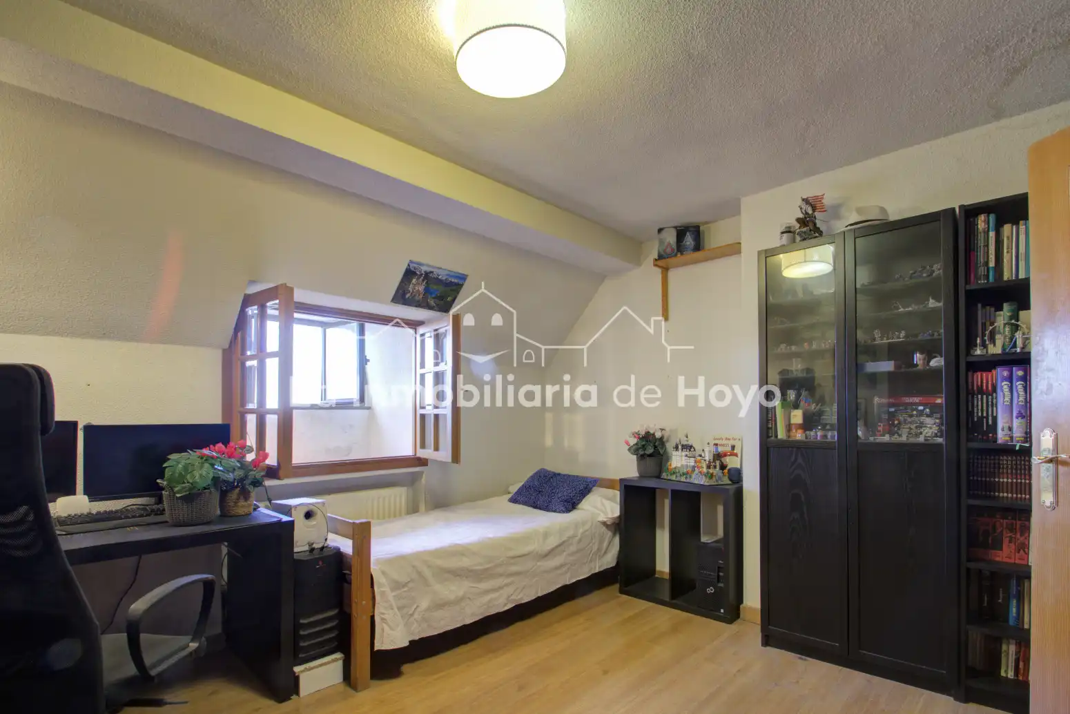 Schlafzimmer von Wohnung zum Verkauf in Hoyo de Manzanares mit Heizung, Privatgarten und Abstellraum