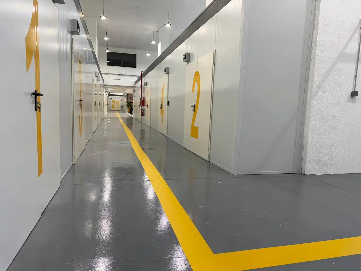 Local de lloguer en Las Rozas de Madrid amb Aire condicionat, Calefacció i Moblat