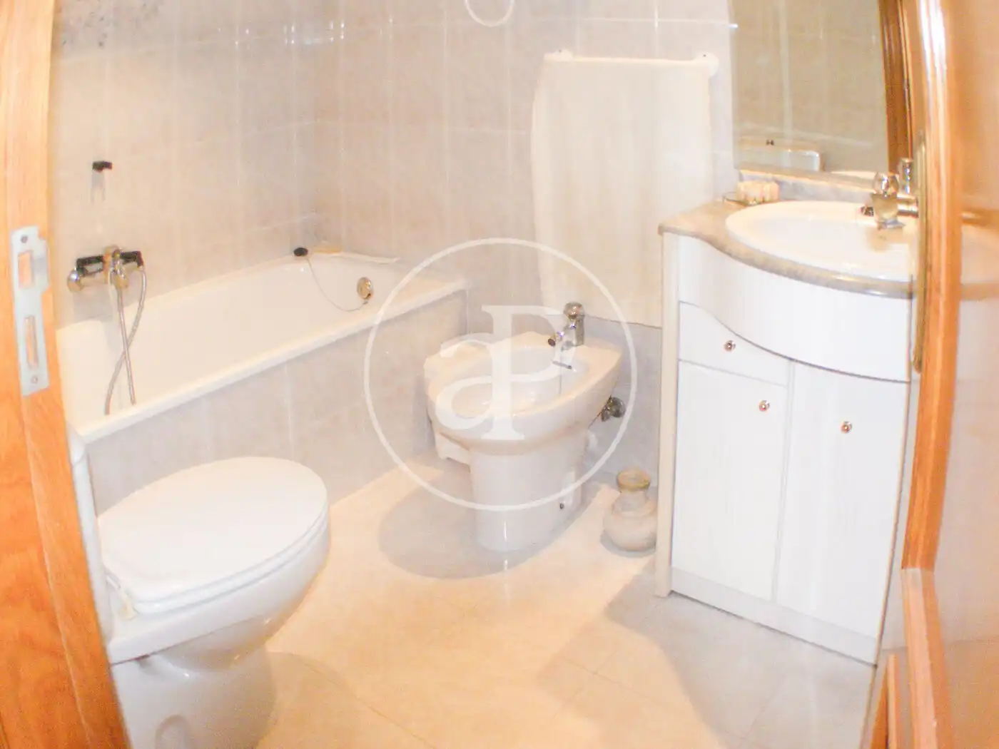 Baño de Piso en venta en Valencia con Aire acondicionado, Calefacción y Terraza