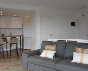Living room of Flat to rent in Girona Capital  with Heating, Parquet flooring and Furnished