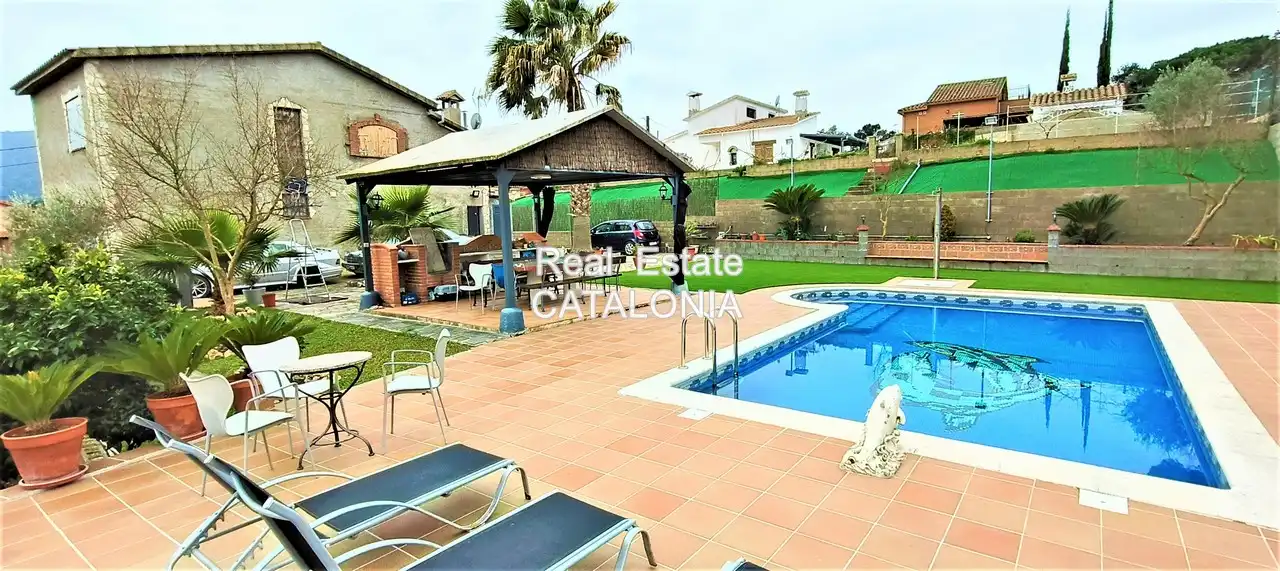 Vista exterior de Casa o xalet en venda en Lloret de Mar amb Aire condicionat, Calefacció i Jardí privat
