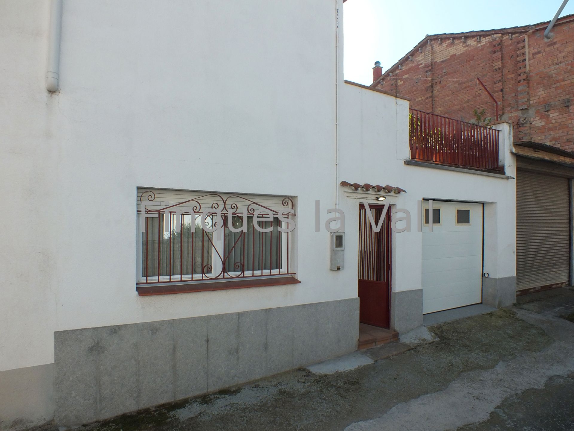 Vista exterior de Casa adosada en venda en Santa Eugènia de Berga amb Calefacció, Terrassa i Forn