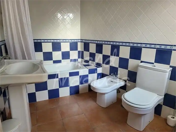 Baño de Casa adosada en venta en Villanueva de la Concepción