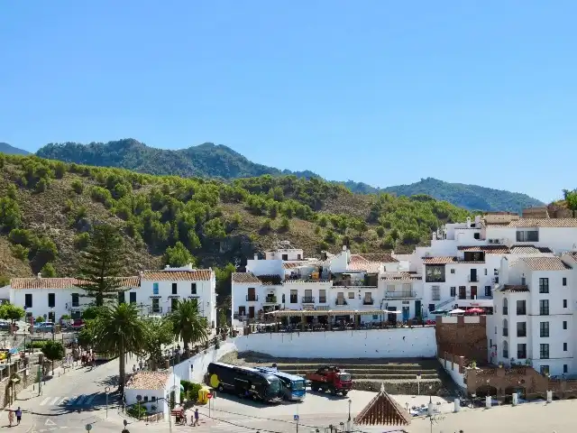 Vista exterior de Ático de alquiler en Frigiliana con Aire acondicionado, Calefacción y Terraza