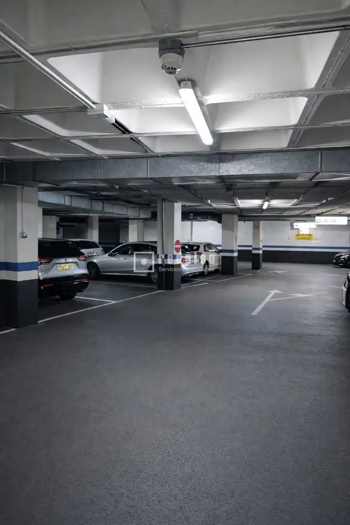 Garage for sale in de Cristóbal Bordiú, Ríos Rosas - Nuevos Ministerios