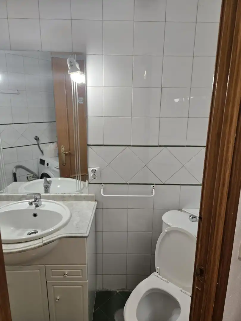 Baño de Piso de alquiler en Madrid con Aire acondicionado, Calefacción y Amueblado