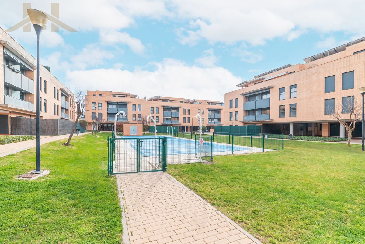 Vista exterior de Piso en venta en Las Rozas de Madrid