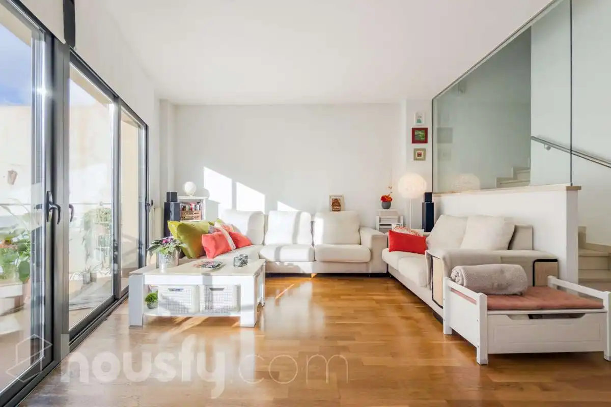 Sala de estar de Casa o chalet en venta en Barcelona con Aire acondicionado, Calefacción y Jardín privado