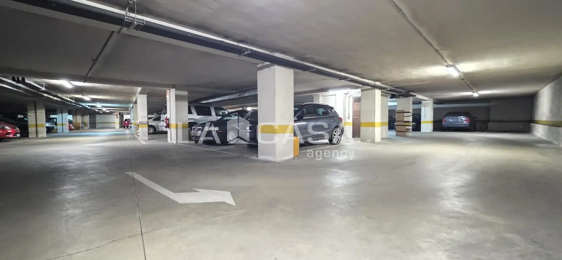 Parking de Piso en venta en Valladolid con Calefacción, Trastero y Balcón