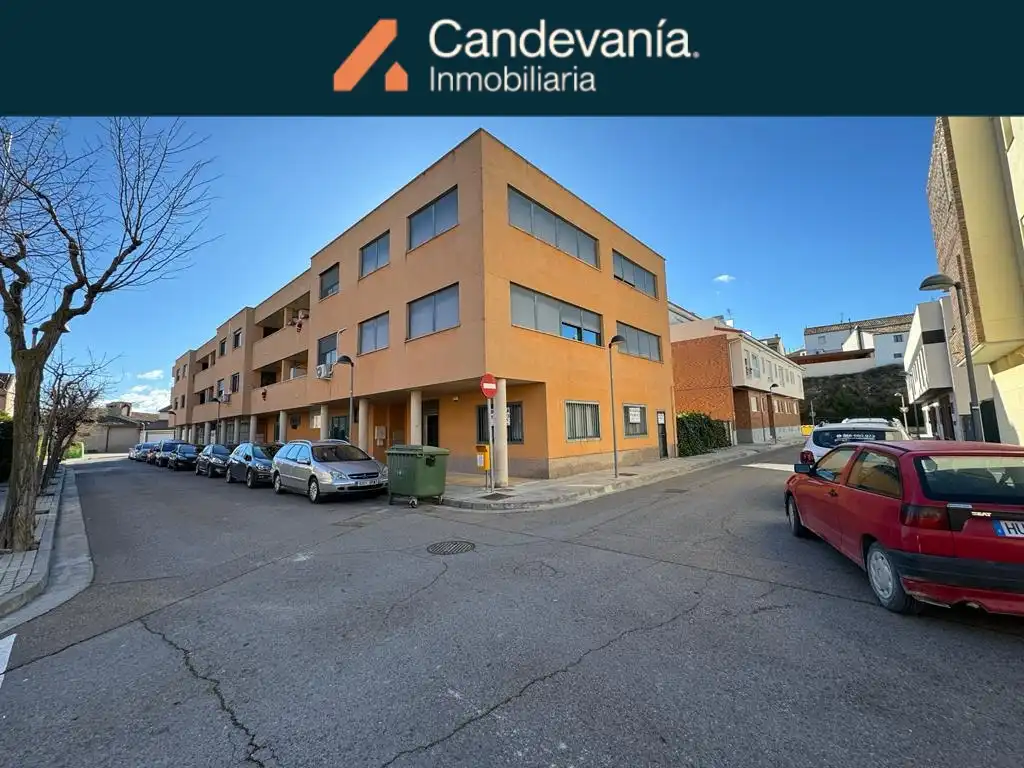 Local comercial de lloguer a Calle Corona de Aragón