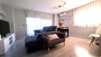 Living room of Flat for sale in Terrassa  with Air Conditioner, Heating and Parquet flooring