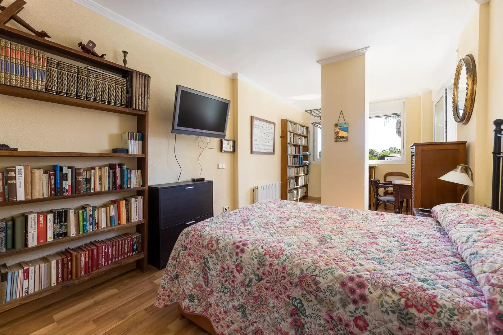 Schlafzimmer von Einfamilien-Reihenhaus zum Verkauf in Ses Salines mit Klimaanlage, Heizung und Terrasse