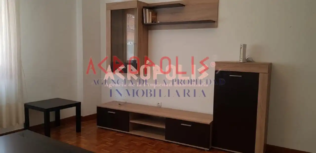 Sala de estar de Piso en venta en Benavente con Calefacción, Parquet y Trastero